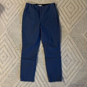 Everlane women’s cropped trousers in navy, size 4. Excellent condition!